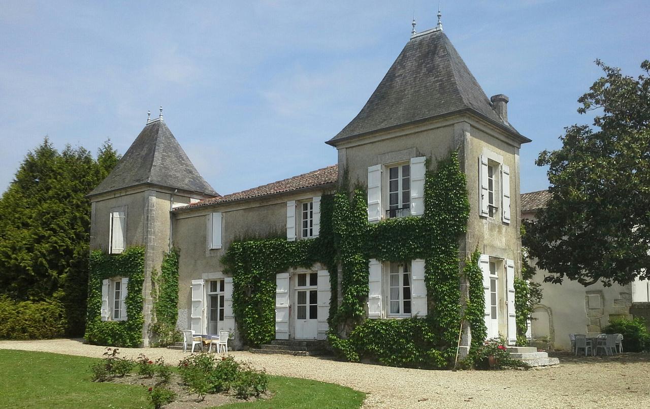 Bed and Breakfast Le Logis De Ruelle Exteriér fotografie